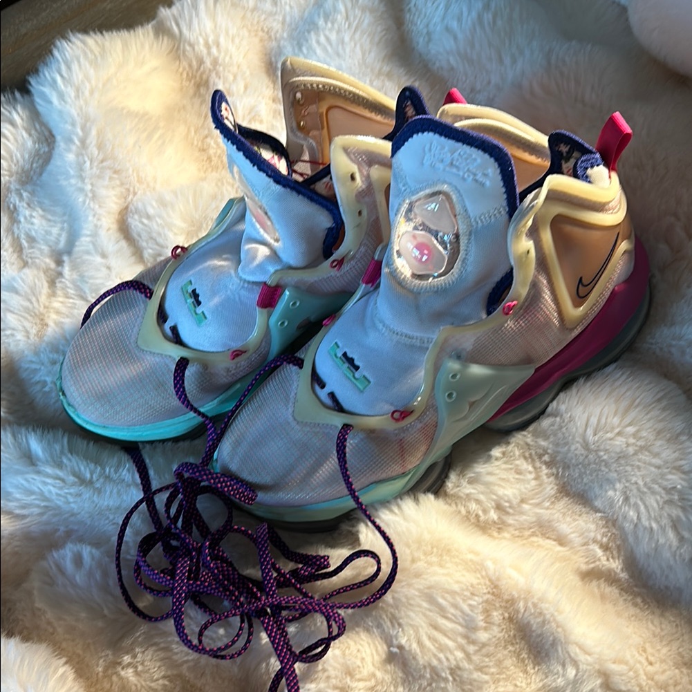 Nike Lebron 19 Valentine's Day Love Letter